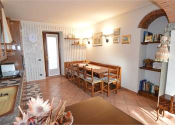 FABBRICATO BI-TRIFAMILIARE OTTIMO STATO