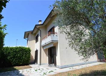 Villa for Sale in Laveno Mombello