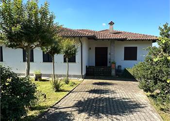 Villa for Sale in Gavirate